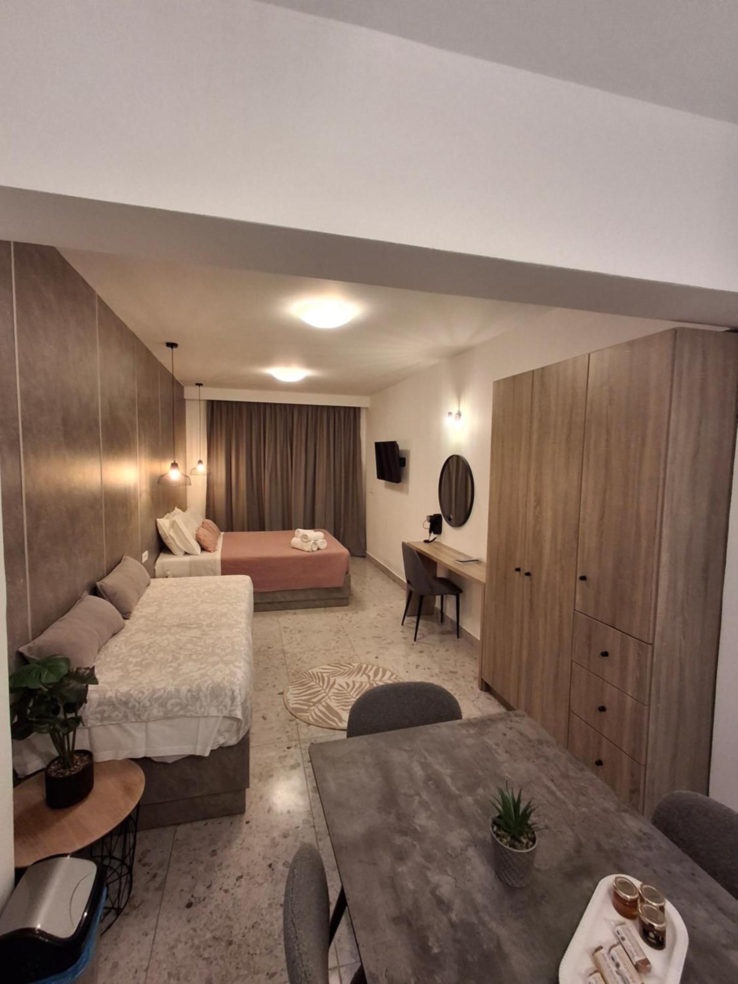Peter's Place Deluxe